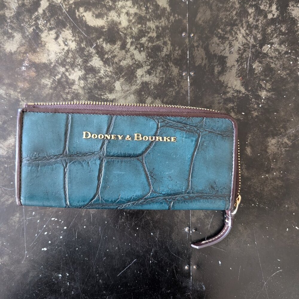 Dooney and Bourke Denizon Zip Clutch Wallet